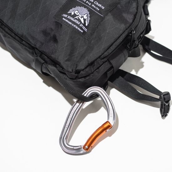 ※カラビナは付属しません。