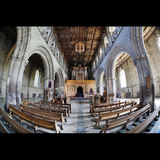 15mm : 対角魚眼 (C) Christopher Frost