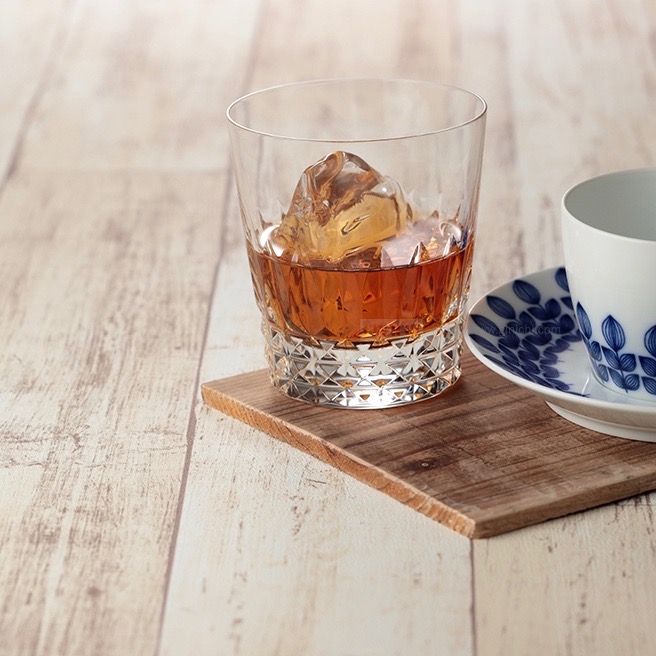 【GIN-ICHIスタッフブログVOL.9】様々な背景素材を使い分け!雰囲気のある商品撮影にチャレンジ